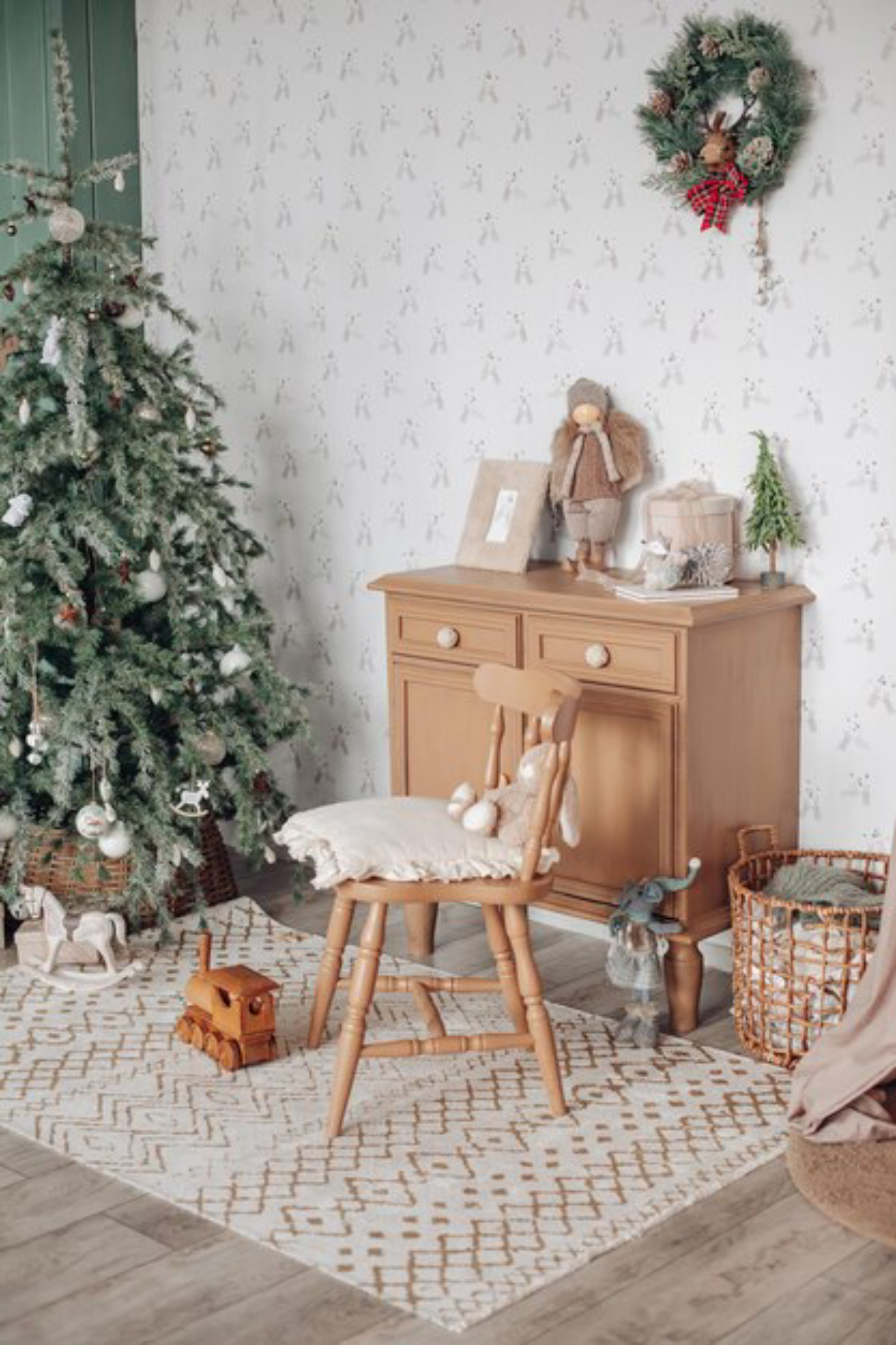 How to Decorate Bedroom for Christmas