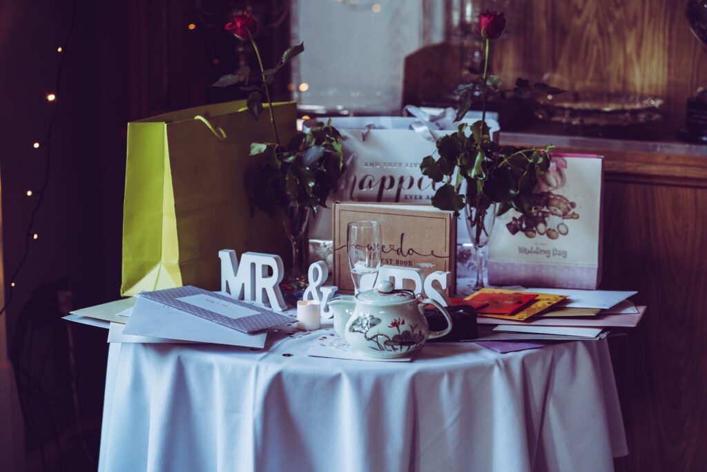 small wedding gift ideas for guests