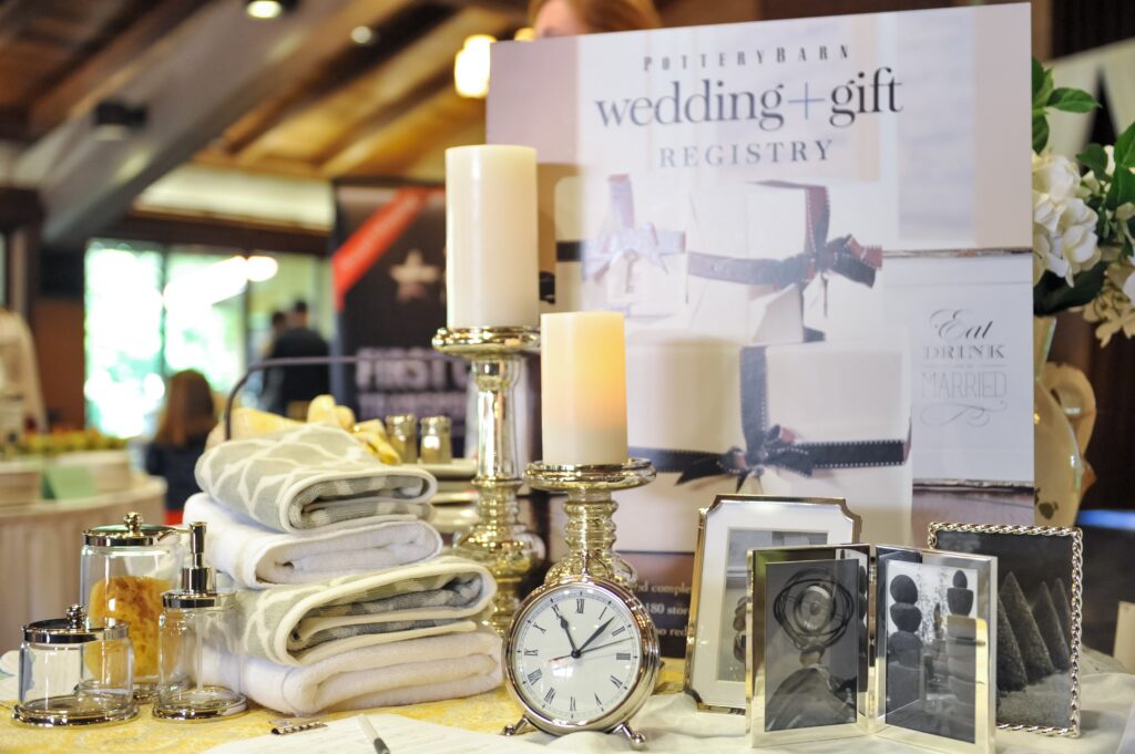 gift ideas for guests at wedding