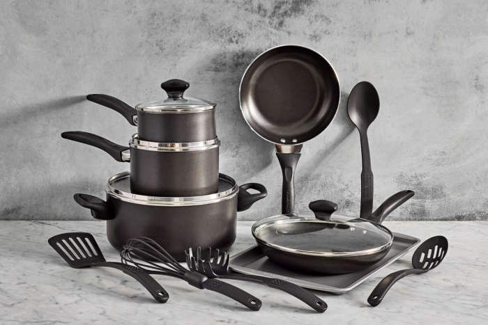 Non-stick Cookware for Starter Gift Ideas for the Kitchen of an Aspiring Chef
