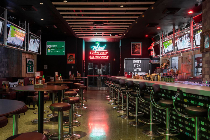 Going To A Sports Bar To Enhance the Gifting Experience