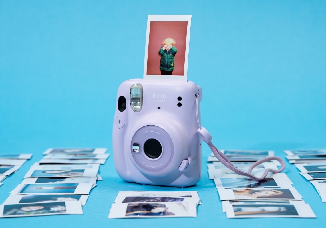 Instant camera